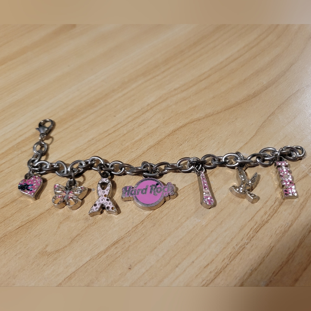 Hard Rock Cafe Breast Cancer Awareness Charm Bracelet 10$